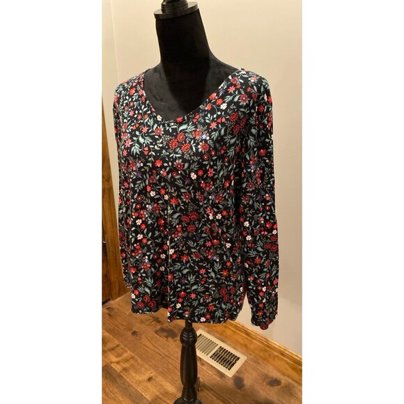 Croft & Barrow Blouse Size Large Top 100% Cotton V Neck Floral + Stretch Casual - Picture 3 of 8